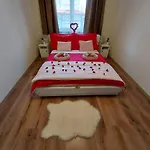Borostyan Szallashely Debreţin
