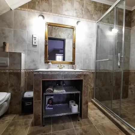 Borostyan Panzio Bed & Breakfast
