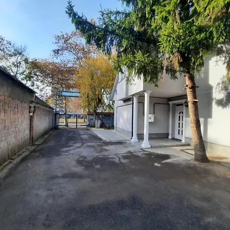 Borostyán Panzió 3* Debrecen