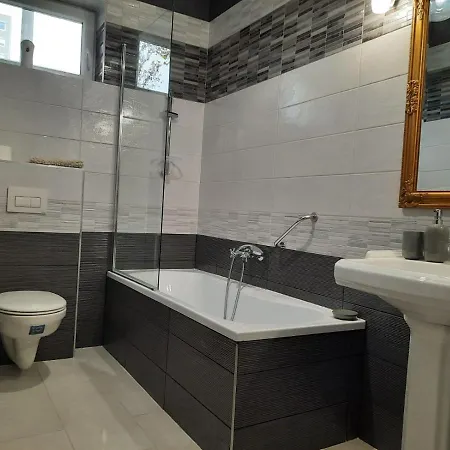 Borostyan Panzio Bed and Breakfast 3*