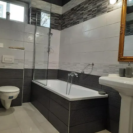 Borostyan Panzio Bed & Breakfast *