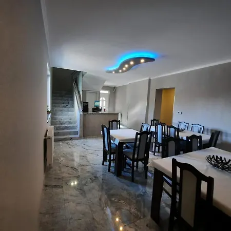 Borostyan Panzio Bed and Breakfast Ντέμπρετσεν