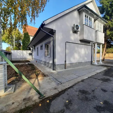 Bed & Breakfast Borostyan Panzio
