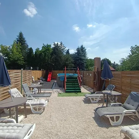 Borostyan Panzio 3* Ντέμπρετσεν