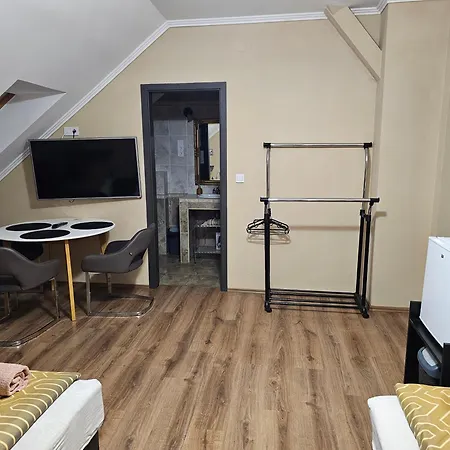 Borostyan Panzio Bed & Breakfast