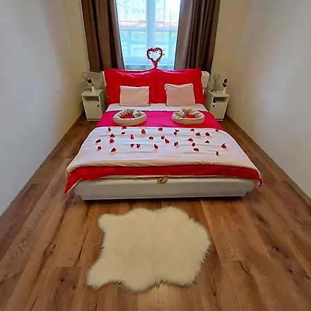 Borostyan Szallashely Oda ve Kahvaltı 3*