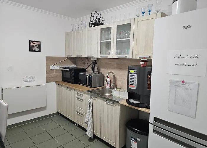 Borostyan Szallashely 3*
